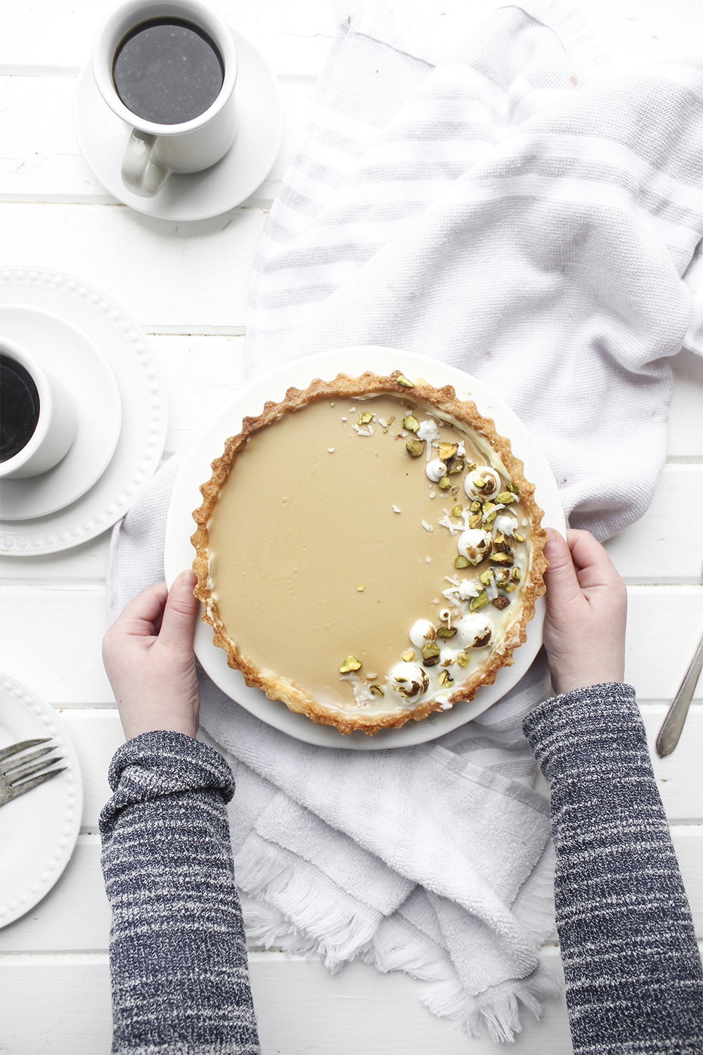 Earl Grey Panna Cotta Tart - smooth and creamy earl grey infused panna cotta set into a pate sucree crust brushed with white chocolate #tart #pannacotta #dessert #baking #earlgrey #tartrecipe #tea #earlgreytea #easydessert #simpledessert