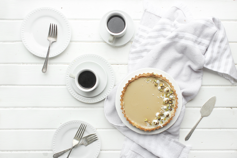 Earl Grey Panna Cotta Tart - smooth and creamy earl grey infused panna cotta set into a pate sucree crust brushed with white chocolate #tart #pannacotta #dessert #baking #earlgrey #tartrecipe #tea #earlgreytea #easydessert #simpledessert