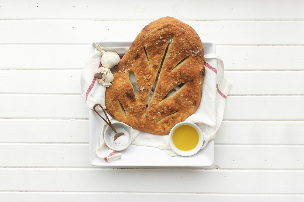 Rosemary and Garlic Fougasse - The traditional French Fougasse flavoured with savoury rosemary and garlic to create a flavourful crusty bread #fougasse #frenchbread #frenchbaking #rosemary #garlic #oliveoil #crustybread #crusty #crust