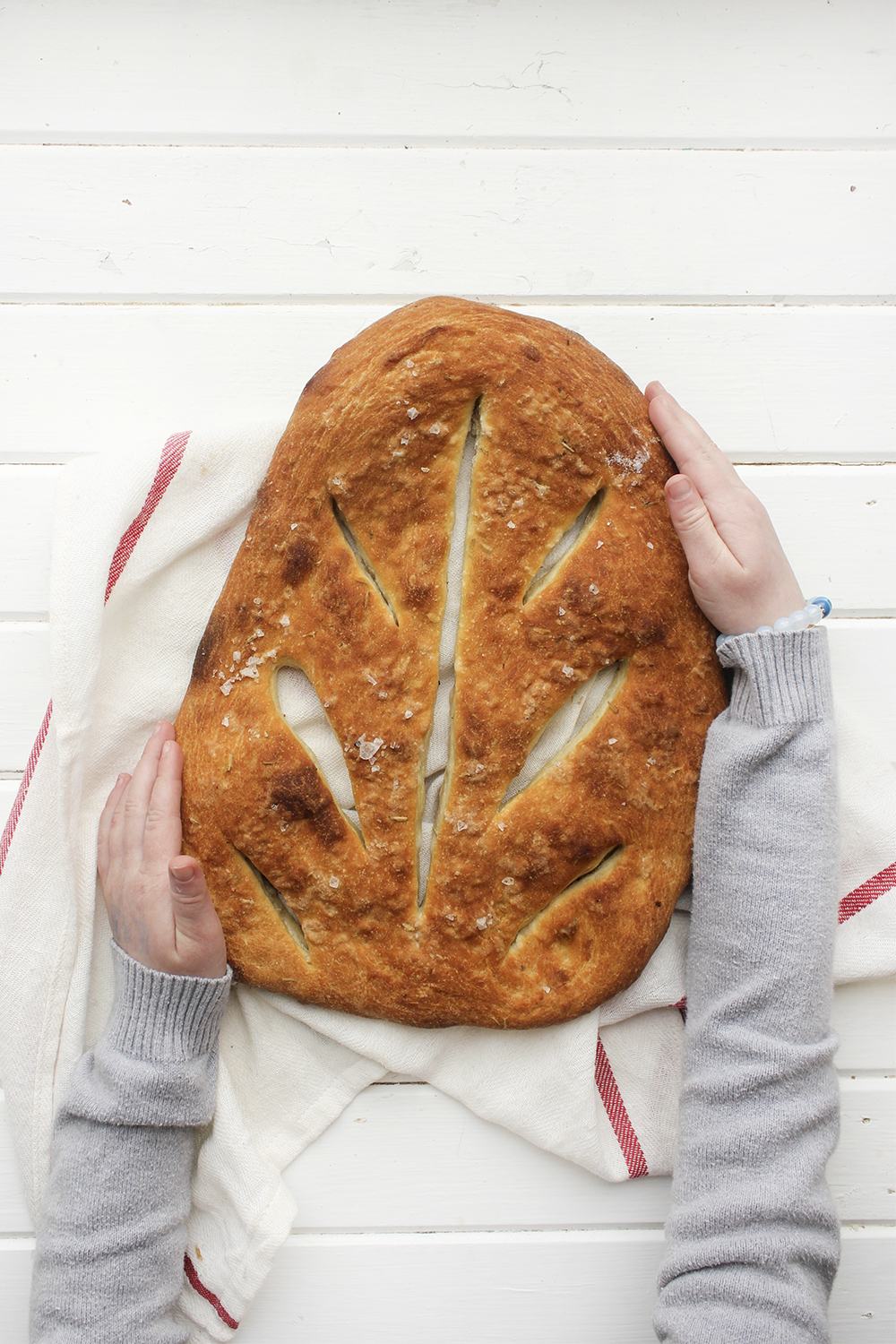 Rosemary and Garlic Fougasse - The traditional French Fougasse flavoured with savoury rosemary and garlic to create a flavourful crusty bread #fougasse #frenchbread #frenchbaking #rosemary #garlic #oliveoil #crustybread #crusty #crust