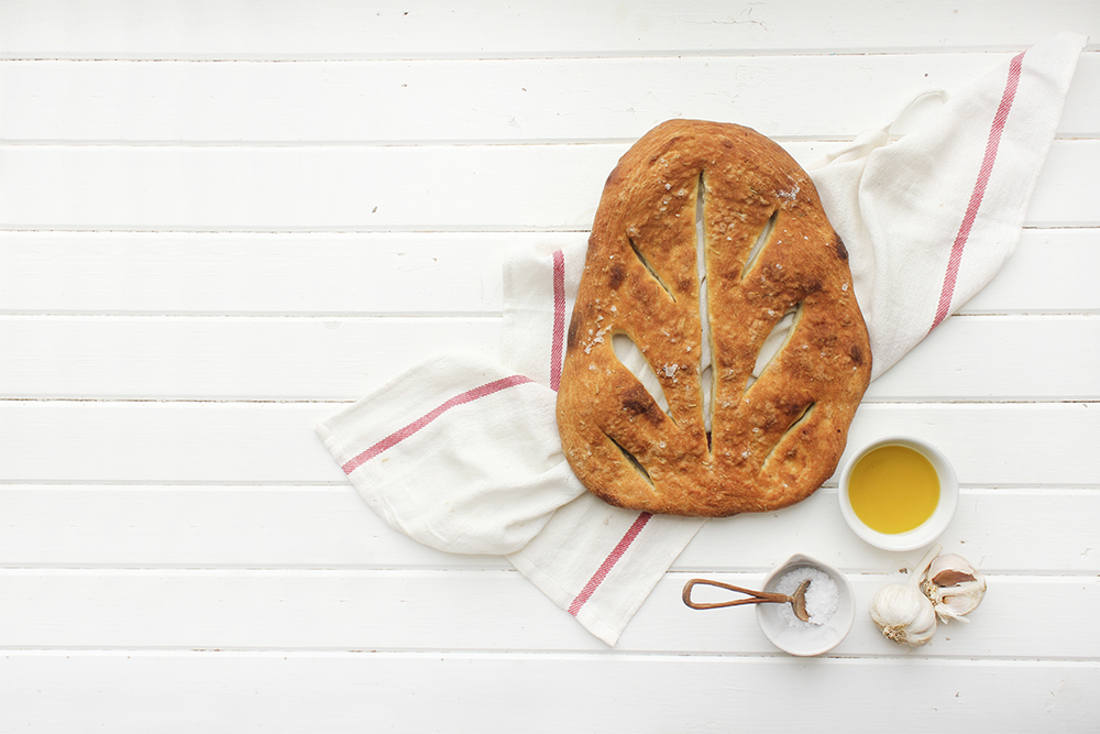 Rosemary and Garlic Fougasse - The traditional French Fougasse flavoured with savoury rosemary and garlic to create a flavourful crusty bread #fougasse #frenchbread #frenchbaking #rosemary #garlic #oliveoil #crustybread #crusty #crust