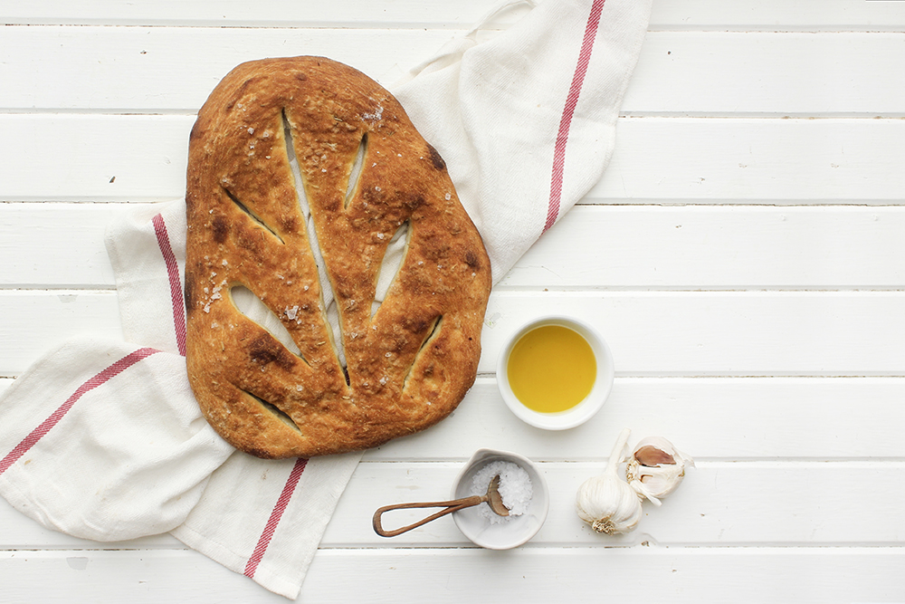 Rosemary and Garlic Fougasse - The traditional French Fougasse flavoured with savoury rosemary and garlic to create a flavourful crusty bread #fougasse #frenchbread #frenchbaking #rosemary #garlic #oliveoil #crustybread #crusty #crust