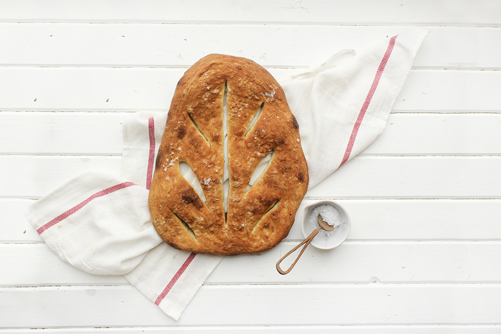 Rosemary and Garlic Fougasse - The traditional French Fougasse flavoured with savoury rosemary and garlic to create a flavourful crusty bread #fougasse #frenchbread #frenchbaking #rosemary #garlic #oliveoil #crustybread #crusty #crust