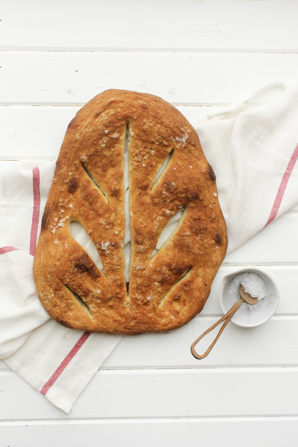 Rosemary and Garlic Fougasse - The traditional French Fougasse flavoured with savoury rosemary and garlic to create a flavourful crusty bread #fougasse #frenchbread #frenchbaking #rosemary #garlic #oliveoil #crustybread #crusty #crust